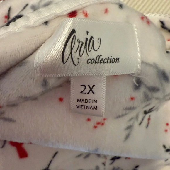Aria Red and White Floral Nightgown 2X - Picture 5 of 9